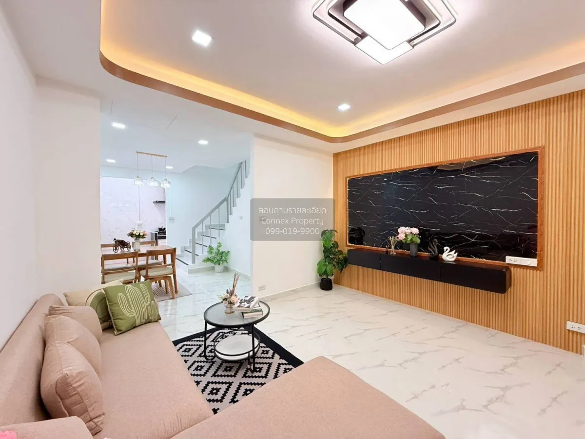 ขายทาวน์เฮ้าส์/ทาวน์โฮม  หมู่บ้านจิรธร รามคำแหง 152 MRT-มีนบุร รา