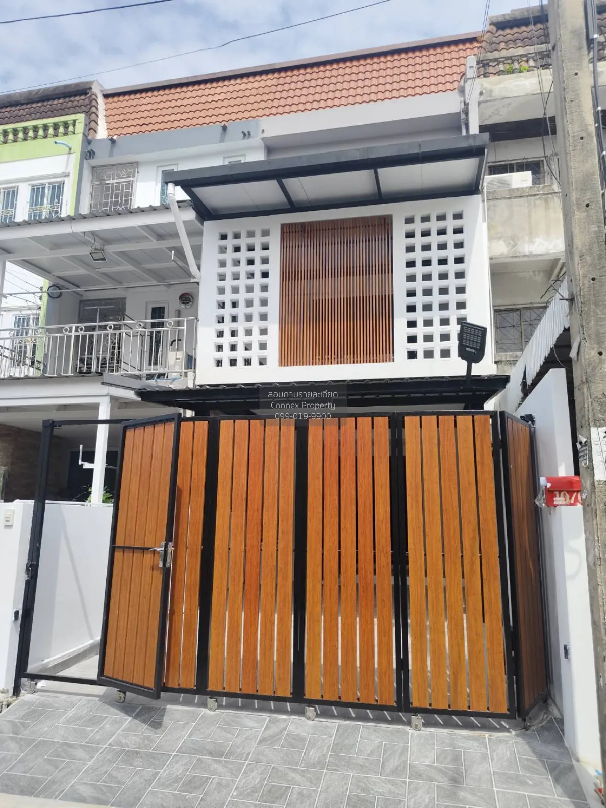 For Sale Three - storey townhouse, 20 square wah, Soi Ladprao 93. 1