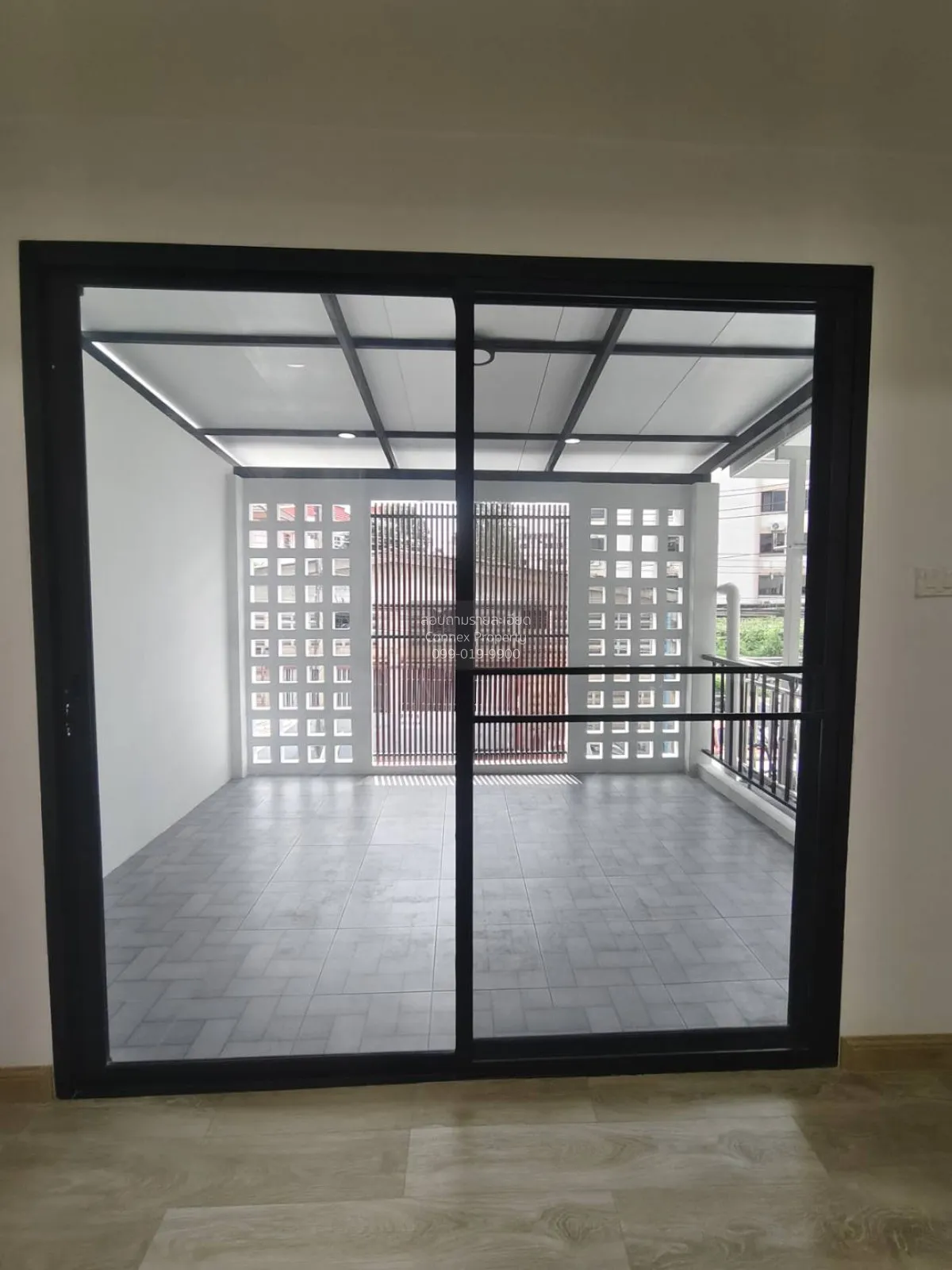 For Sale Three - storey townhouse, 20 square wah, Soi Ladprao 93.