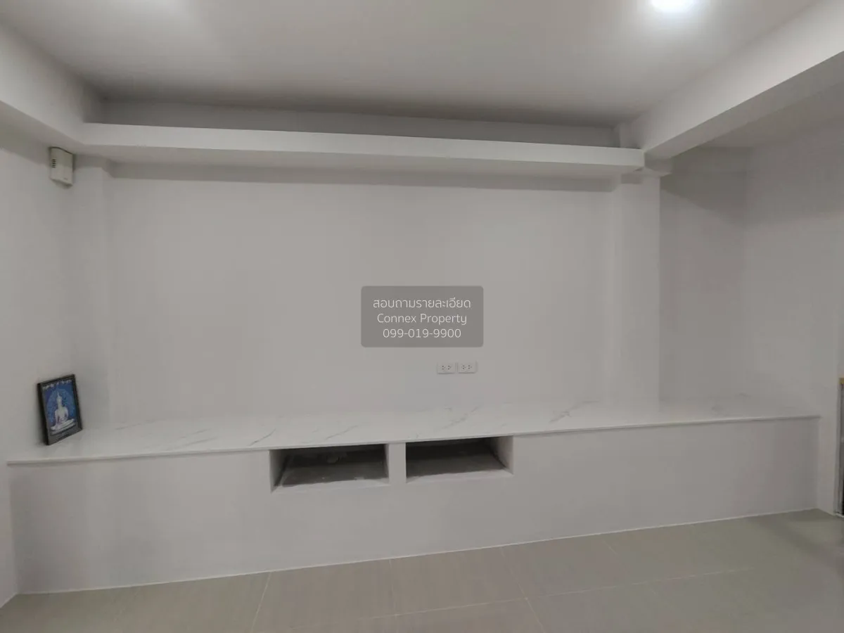 For Sale Three - storey townhouse, 20 square wah, Soi Ladprao 93.