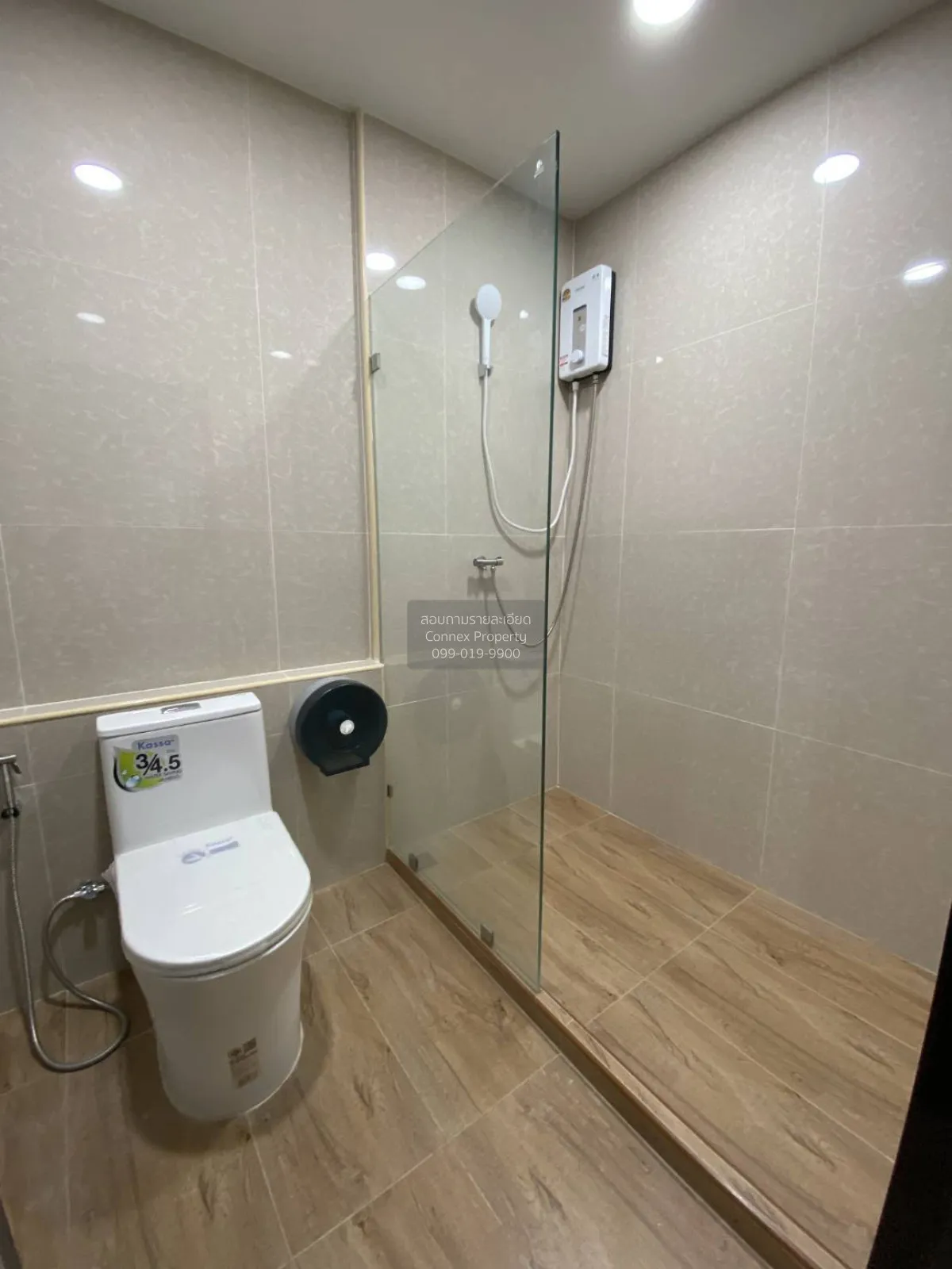For Sale Three - storey townhouse, 20 square wah, Soi Ladprao 93.