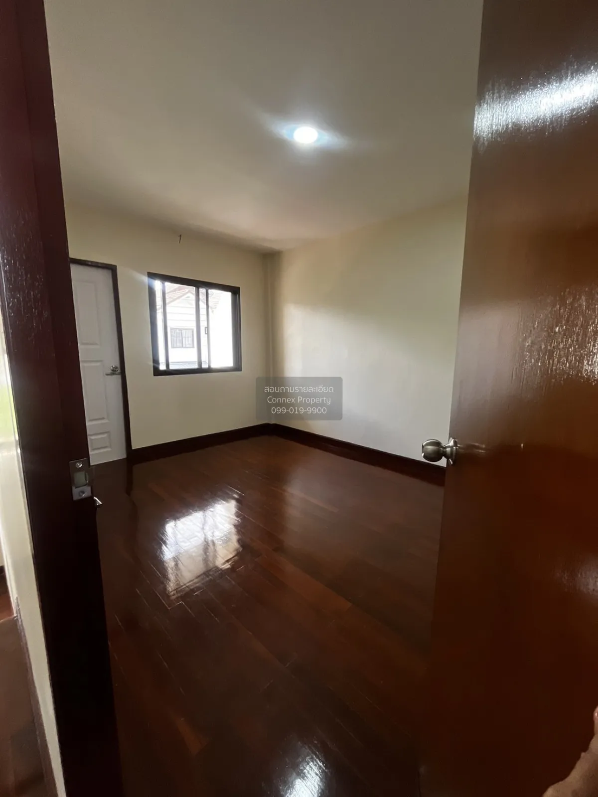For Sale Townhouse/Townhome  , Sutthisak , newly renovated , Lat  1