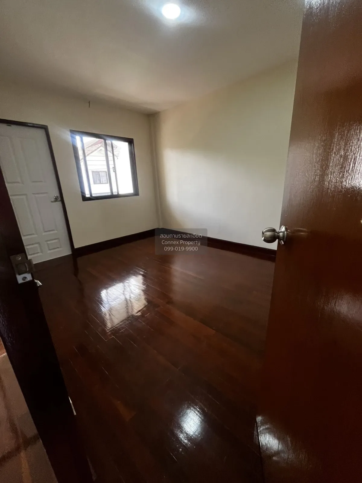 For Sale Townhouse/Townhome  , Sutthisak , newly renovated , Lat  4
