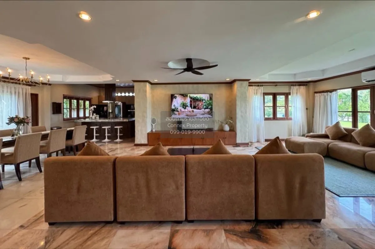 For Sale Rare Giant Palm Tree Retreat Villa in Chalong on Over 1 