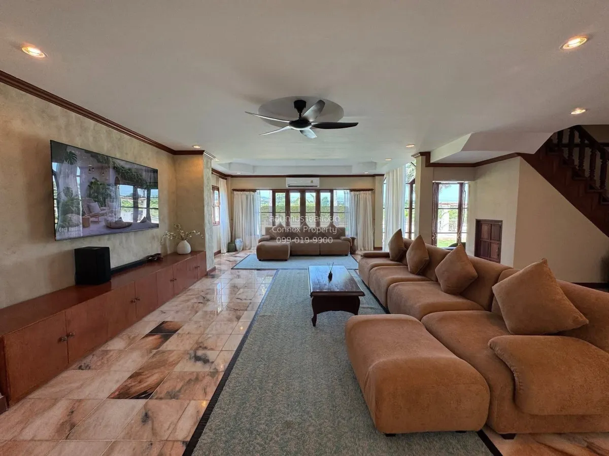 For Sale Rare Giant Palm Tree Retreat Villa in Chalong on Over 1 