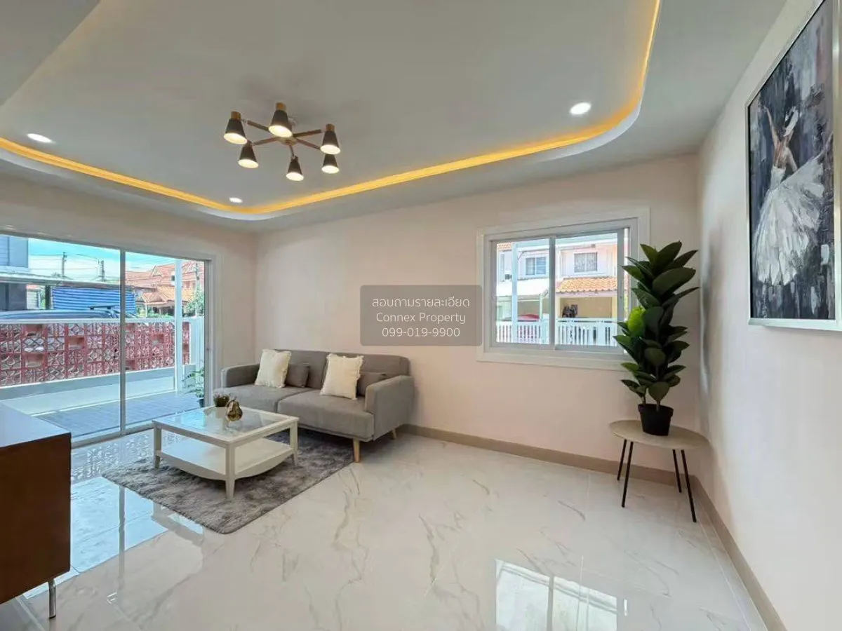 For Sale Townhouse/Townhome  , Baan Pruksa 33 Bangbuathong , newl