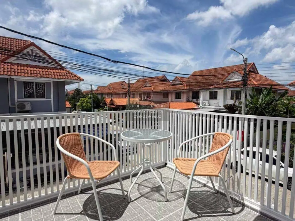 For Sale Townhouse/Townhome  , Baan Pruksa 33 Bangbuathong , newl