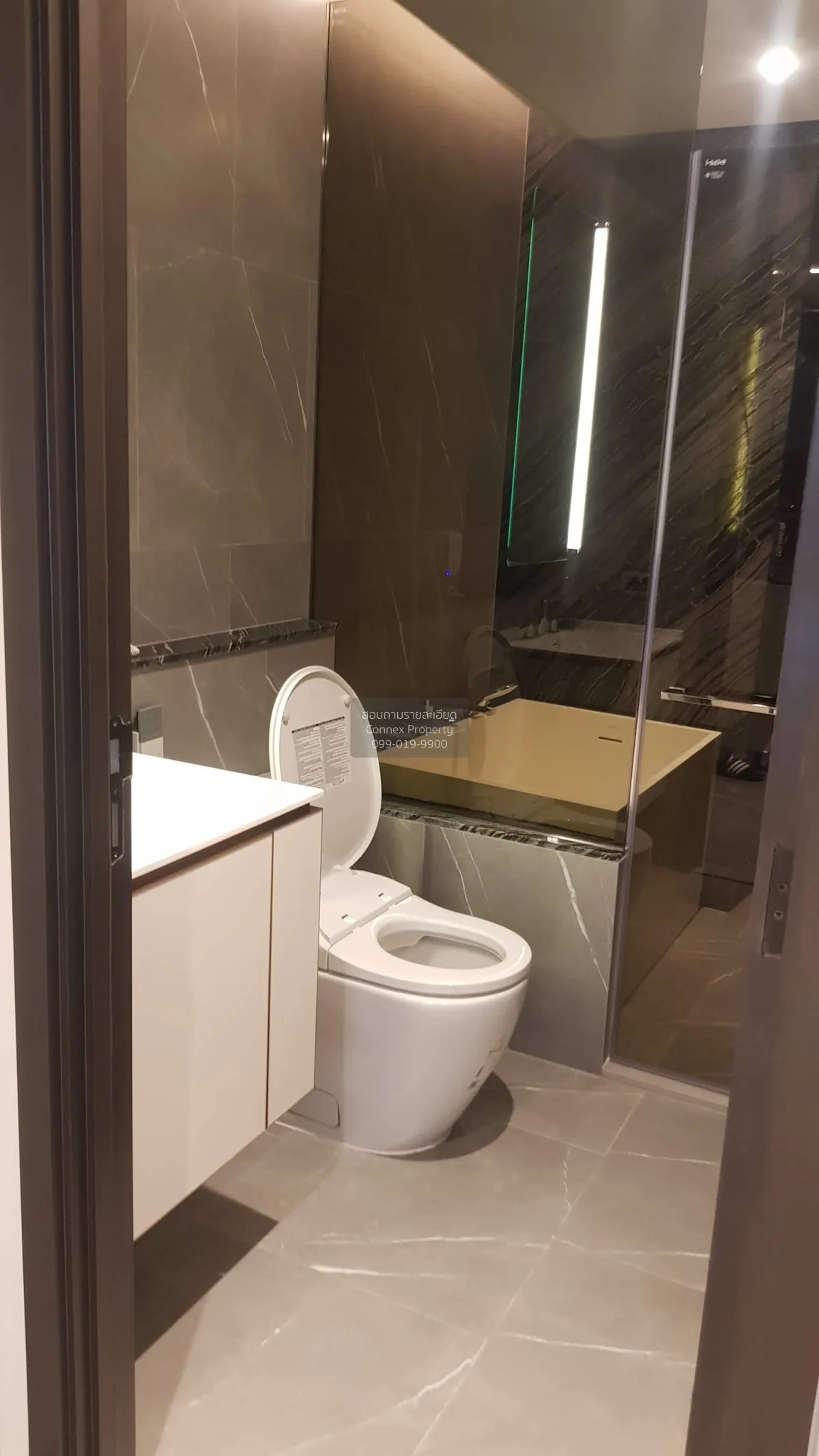 For Sale Condo , The Reserve Sukhumvit 61 , corner unit , BTS-Tho
