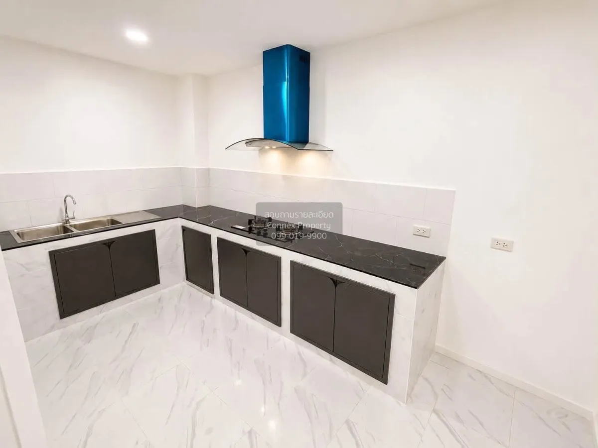 For Sale Townhouse/Townhome  , Baan Promphun Lak Kong Si , newly 