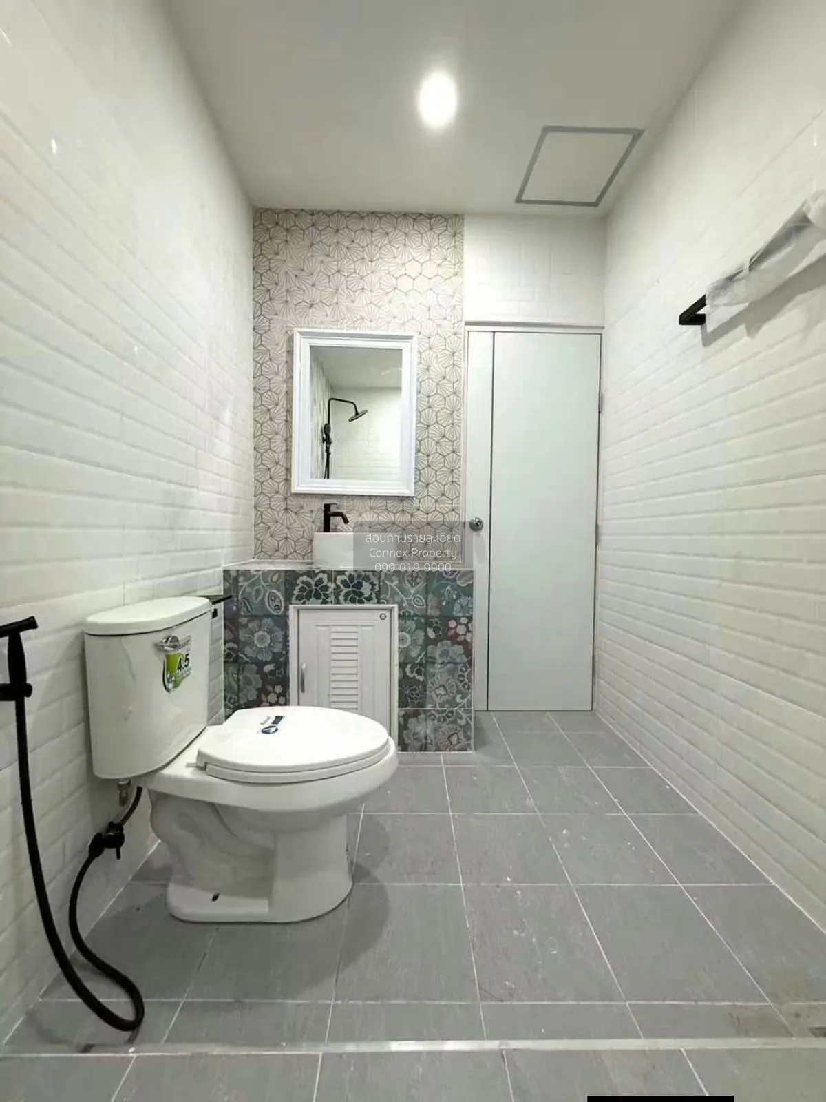 For Sale Townhouse/Townhome  , Thinnawut 3 , newly renovated , Wi