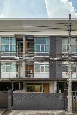 เช่าทาวน์โฮมรีโนเวทใหม่ ลาดพร้าว–นาคนิวาส ลาดพร้าว เขต ลาดพร้าว กรุงเทพ CX-178908