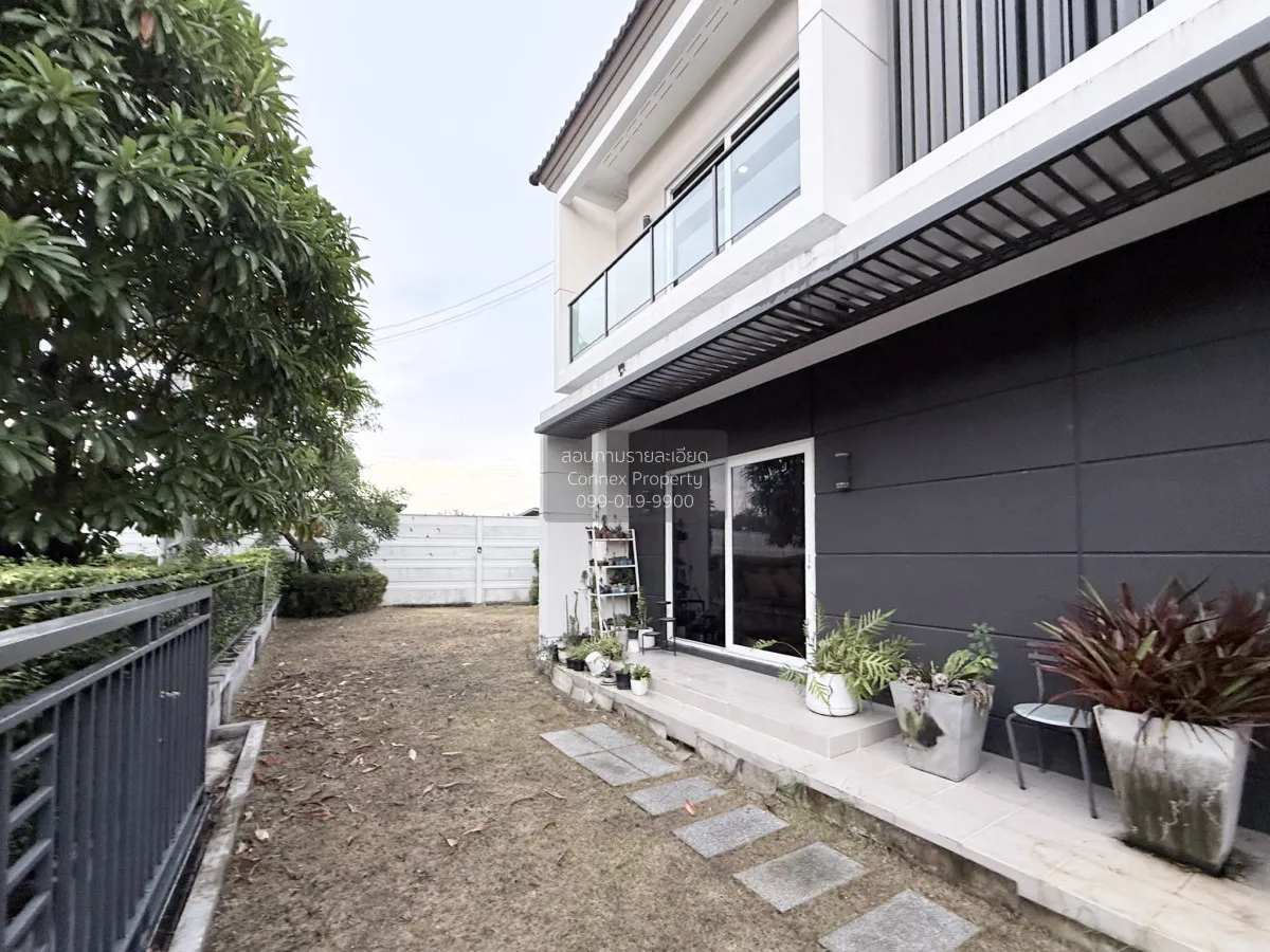 บ้านหลังริม พื้นที่ส่วนตัว 81 ตร.ว. เซนโทร สาทร - กัลปพฤกษ์ MRT-บ