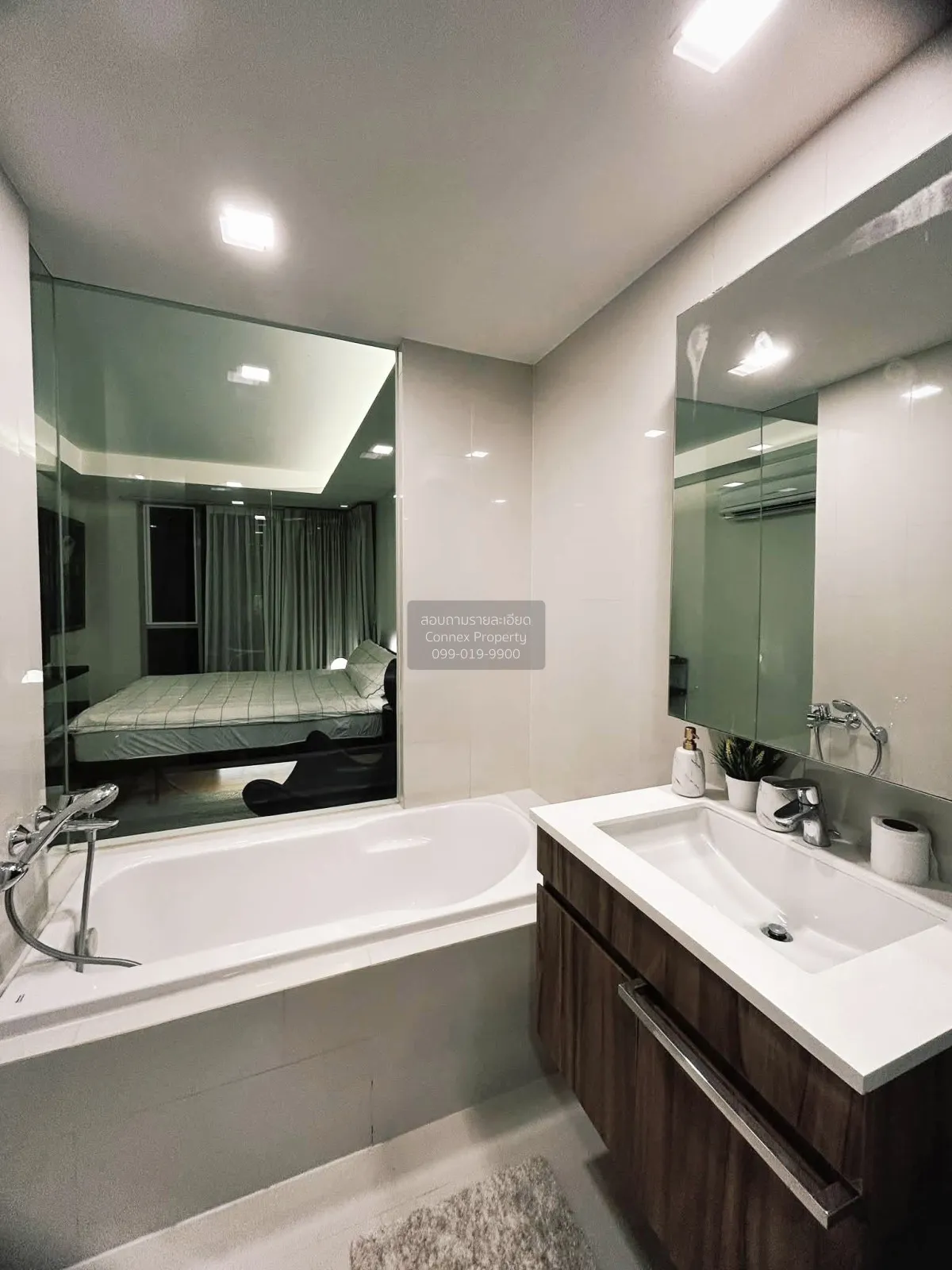 For Rent Condo , Via 31 , corner unit , wide frontage , Khlong To