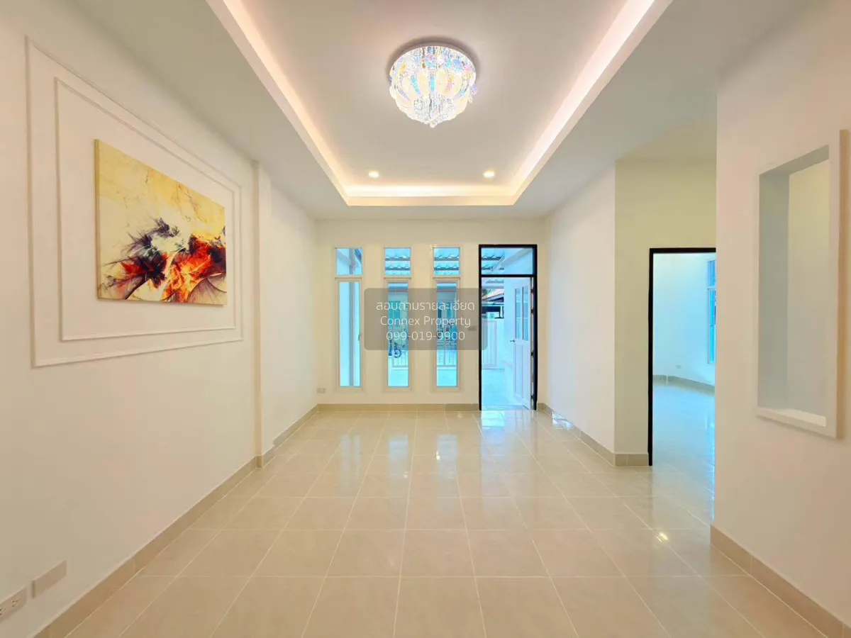 For Sale House , The Valley 2 , corner unit , newly renovated , S