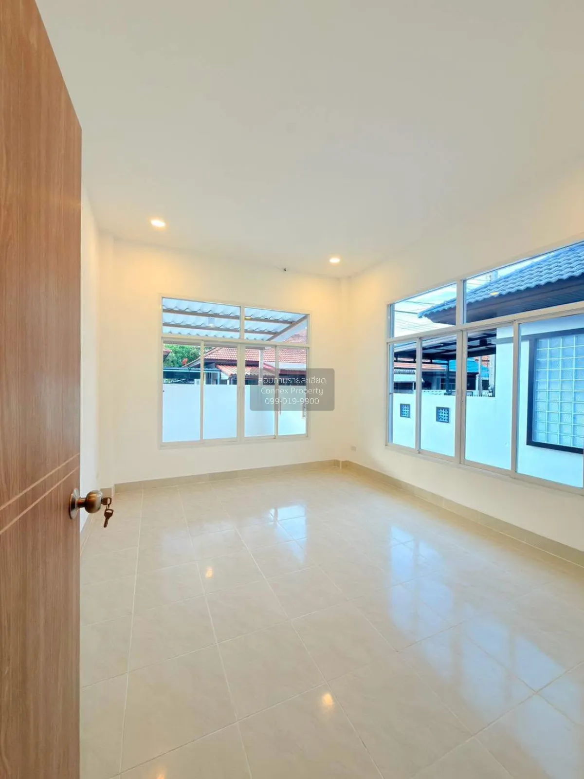 For Sale House , The Valley 2 , corner unit , newly renovated , S