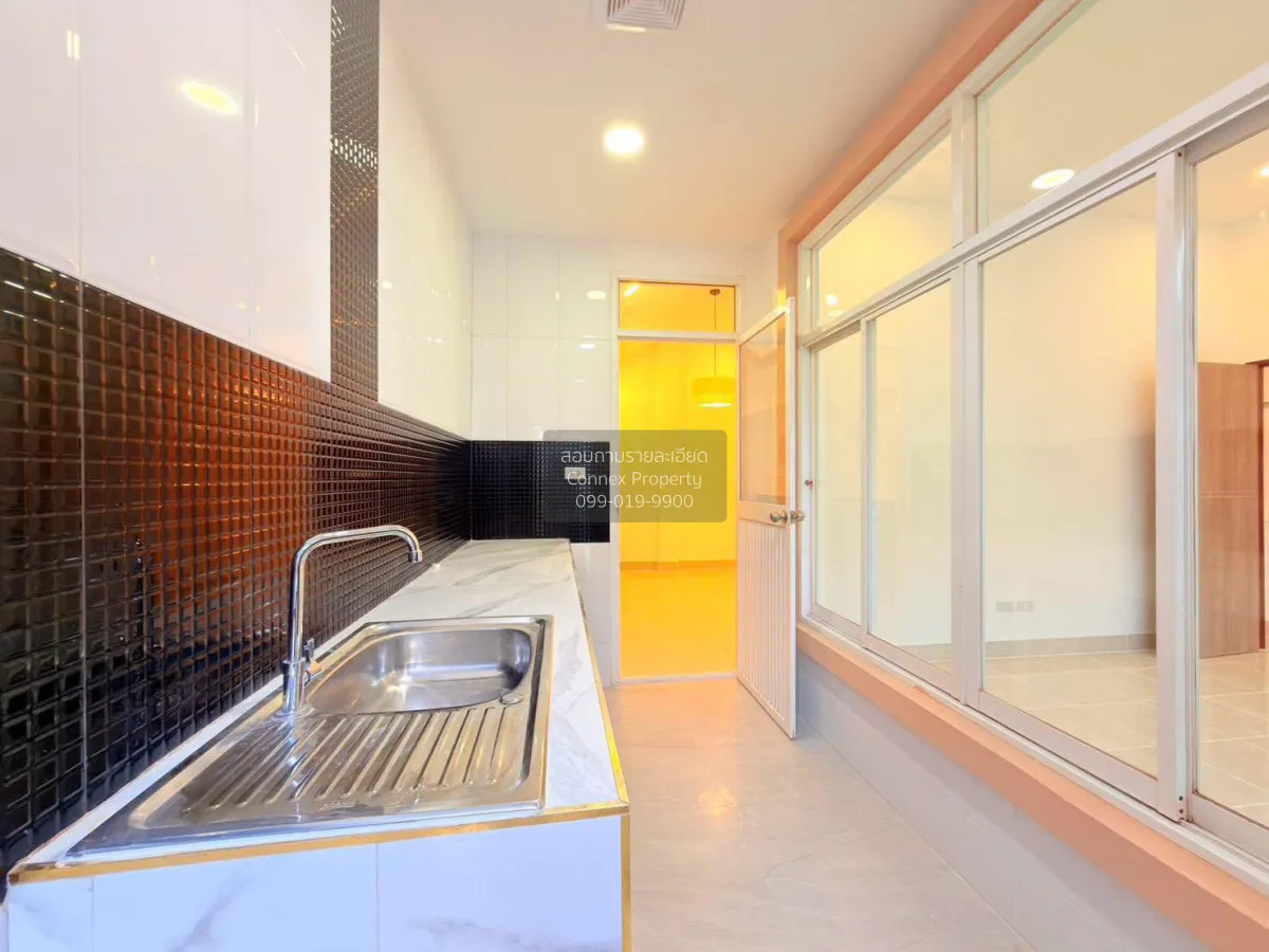 For Sale House , The Valley 2 , corner unit , newly renovated , S