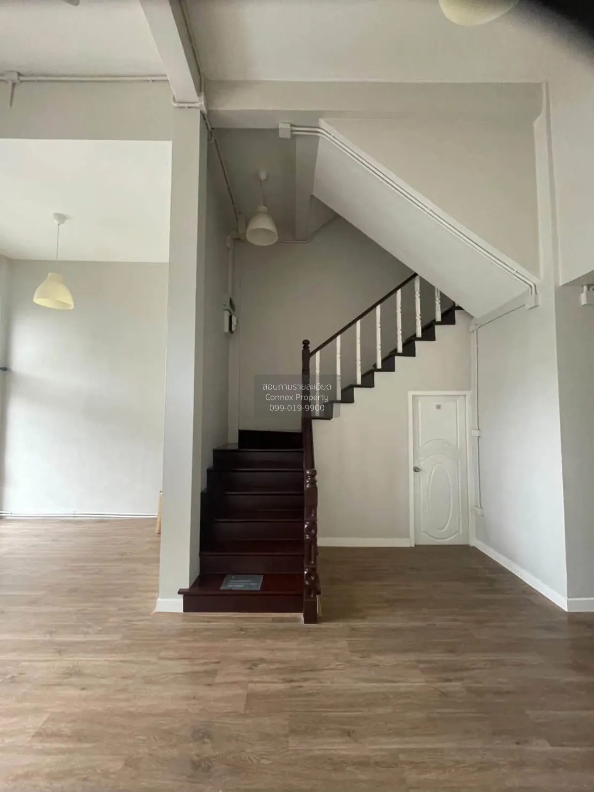 For Rent 3-storey townhouse near Sutthisan BTS, 750 meters away , 3