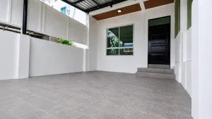 For Sale Lasalle Place Village , corner unit , Bang Na Tai , Bang Na , Bangkok , CX-180148