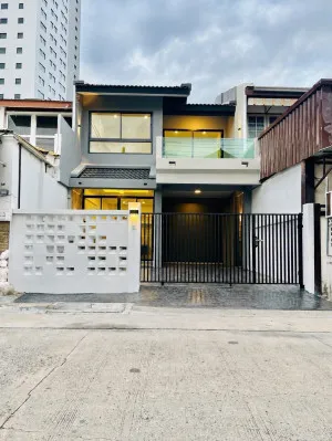 For Sale Townhouse/Townhome  , Si Chaithong 3 , wide frontage , newly renovated , MRT-Chaeng Watthana-Pak Kret 28 , Pak Kret , Pak Kret , Nonthaburi , CX-180198