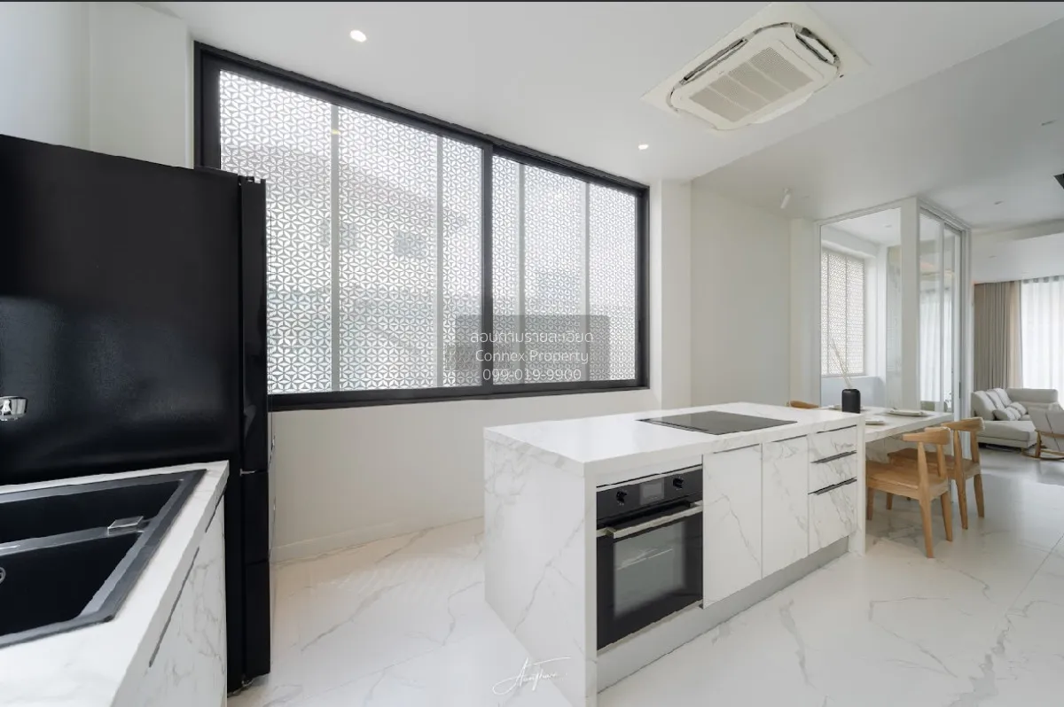 For Rent Modern Detached House in Ekkamai 10, Sukhumvit 65 , Phra