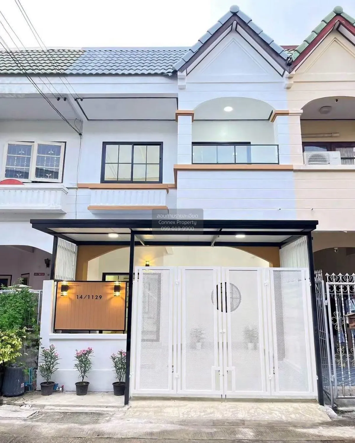For Sale Townhouse/Townhome  , Buathongthani , wide frontage , ne 1