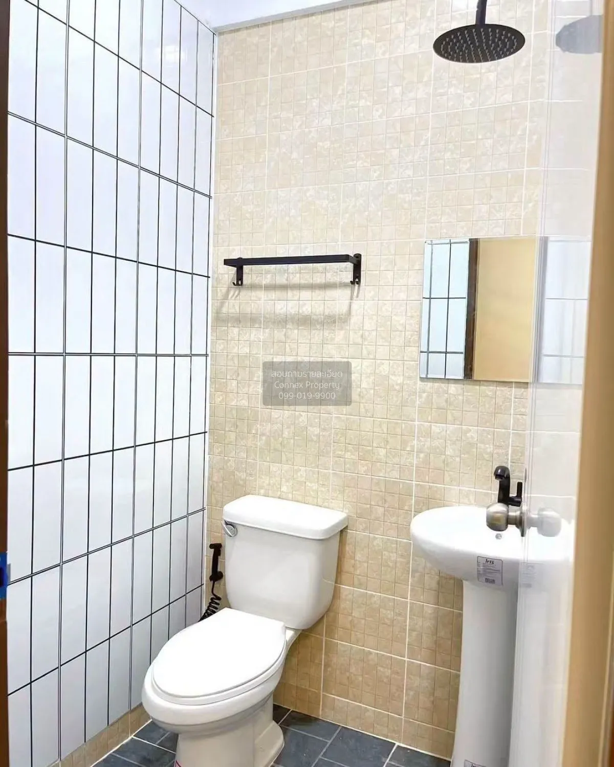 For Sale Townhouse/Townhome  , Buathongthani , wide frontage , ne