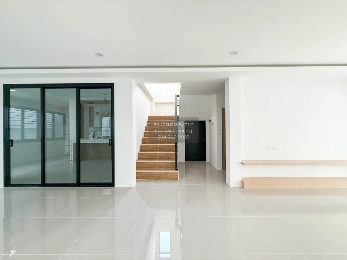 For Sale 3-Bedroom 2-Storey House near Si Kor Market, Kathu , Kat