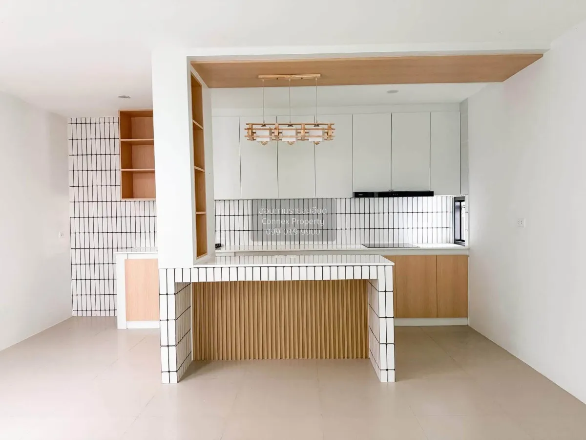 For Sale 3-Bedroom 2-Storey House near Si Kor Market, Kathu , Kat