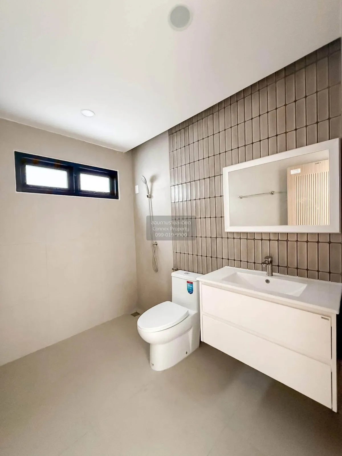 For Sale 3-Bedroom 2-Storey House near Si Kor Market, Kathu , Kat