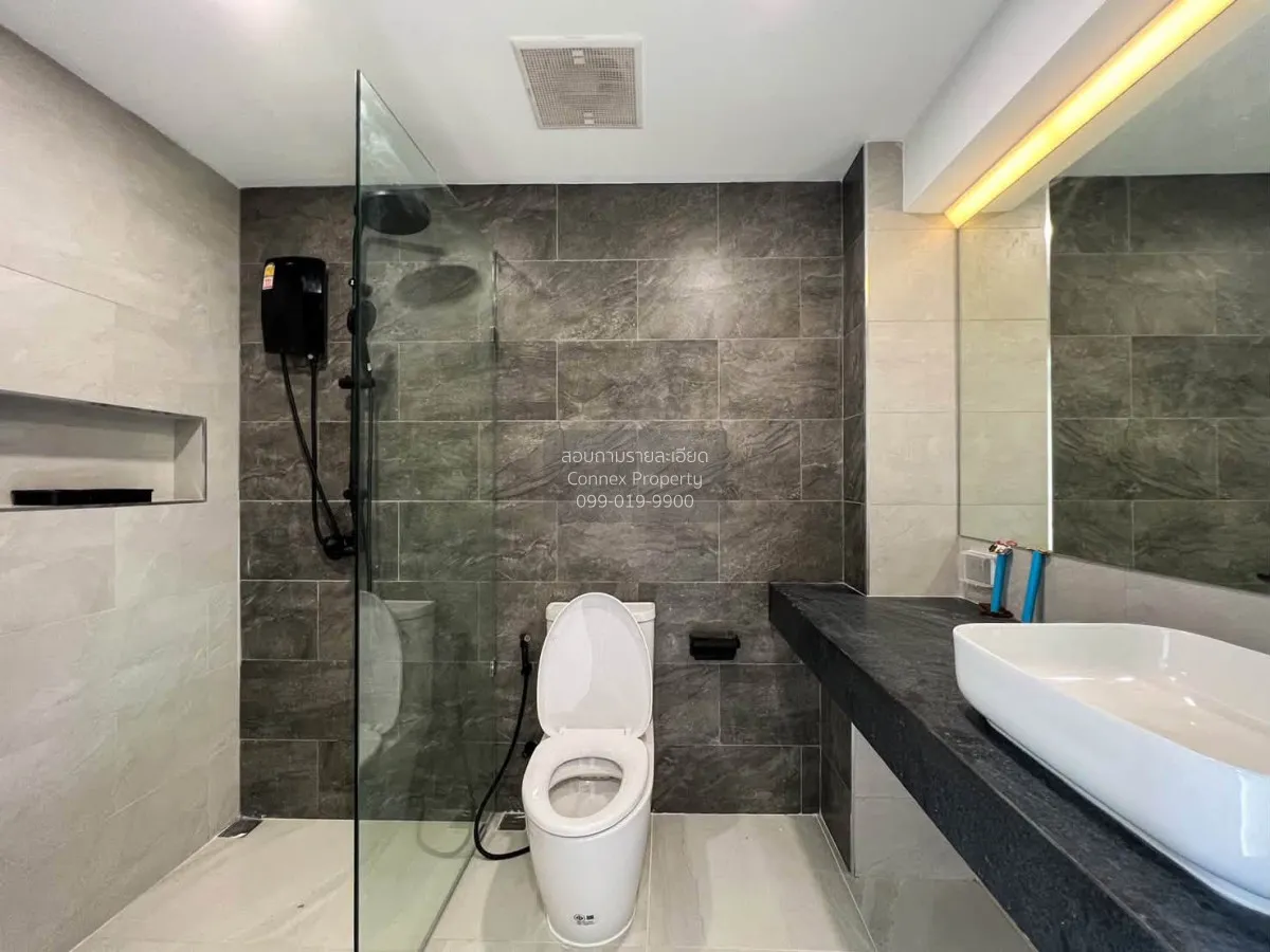 For Rent 5-Bedroom Townhouse in Ekkamai 22 – Pridi Phanomyong 41 