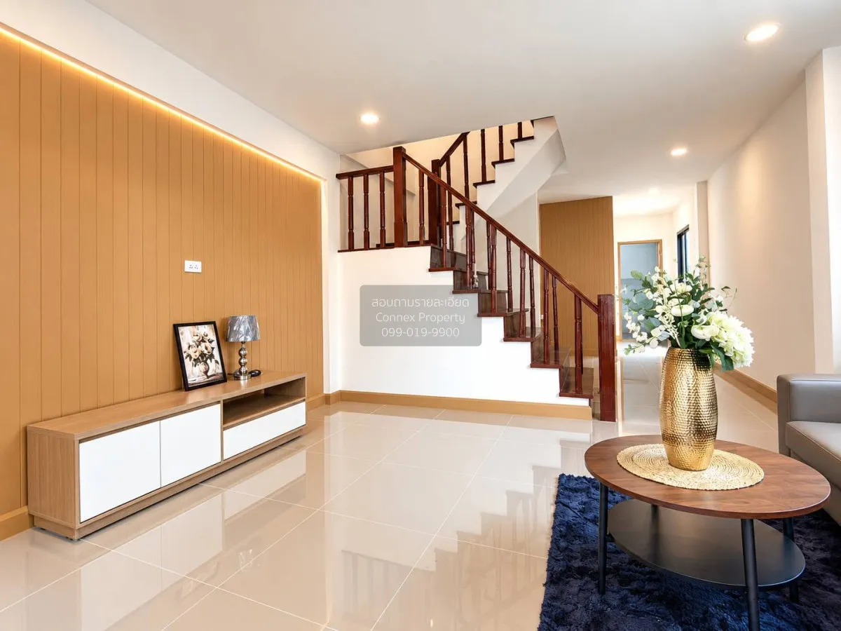 ขายทาวน์เฮ้าส์/ทาวน์โฮม  ลภาวัน โครงการ 5 ห้องมุม รีโนเวทใหม่ บาง