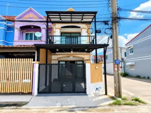ขายทาวน์เฮ้าส์/ทาวน์โฮม  ลภาวัน โครงการ 5 ห้องมุม รีโนเวทใหม่ บางรักน้อย เมืองนนทบุรี นนทบุรี CX-180783