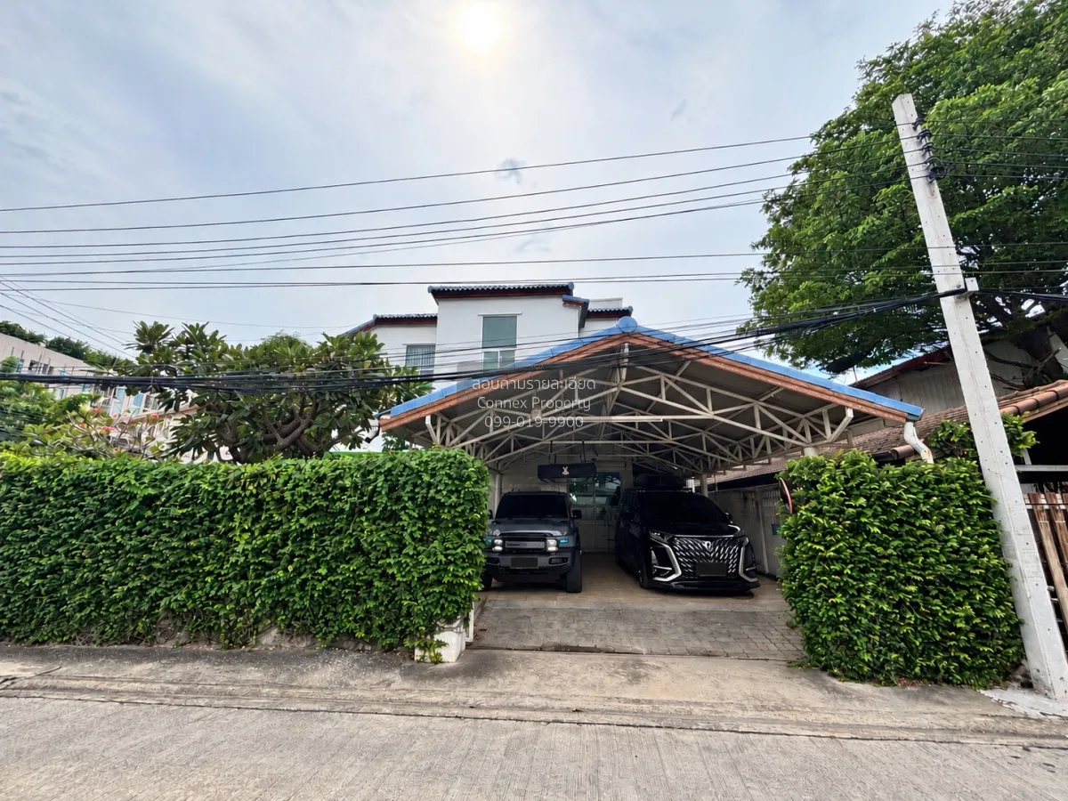 For Sale Single home Sukumvit 64 , corner unit , wide frontage ,  1