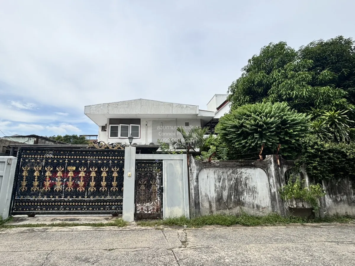 For Sale Single home Sukumvit 64 , corner unit , wide frontage ,  3