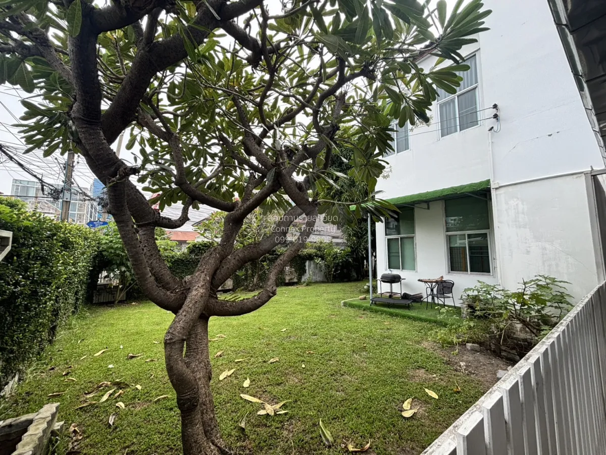 For Sale Single home Sukumvit 64 , corner unit , wide frontage , 