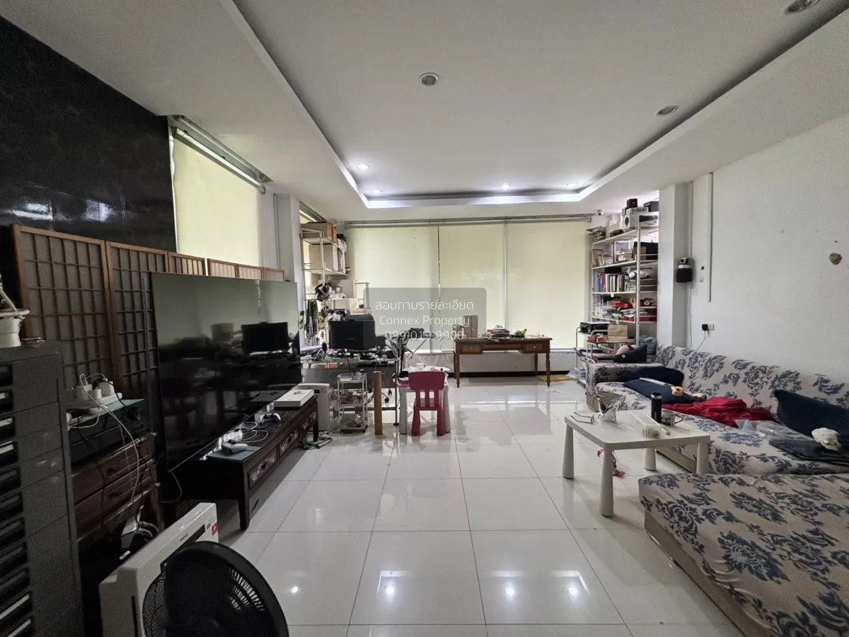 For Sale Single home Sukumvit 64 , corner unit , wide frontage , 