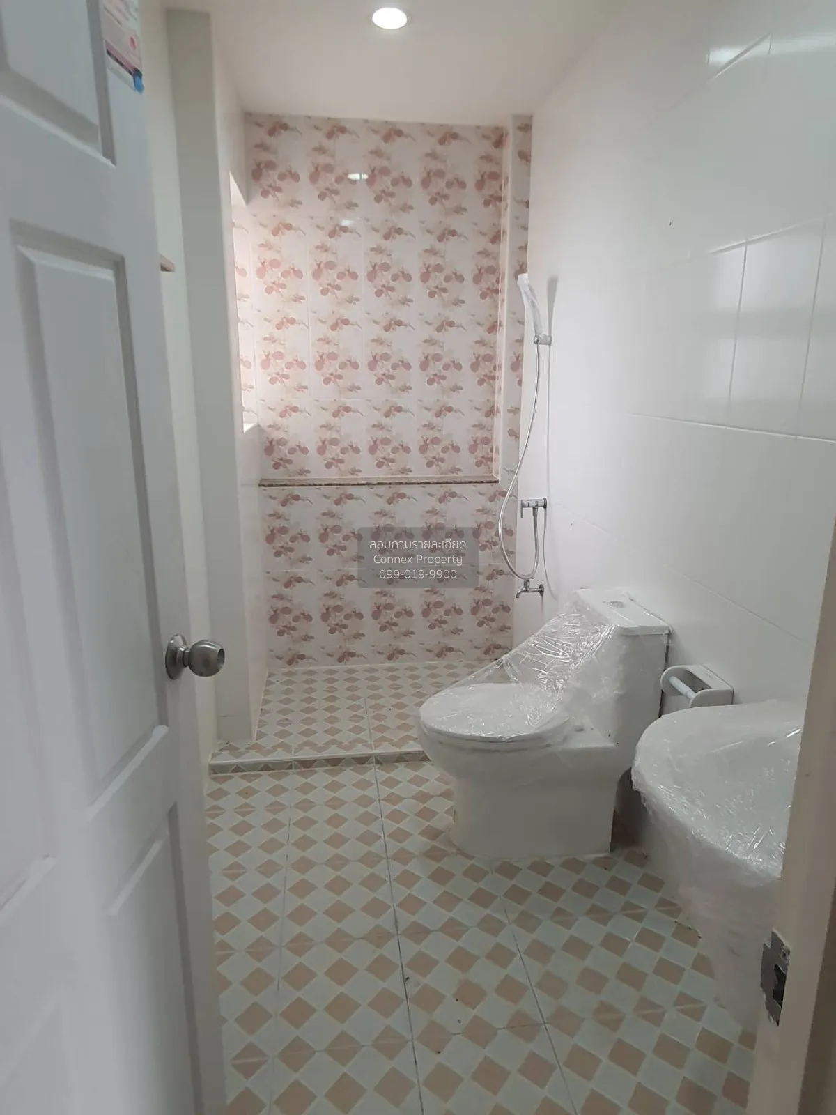 For Sale House , Nonsri Flora Sai 3 - Wongwaen , corner unit , Sa