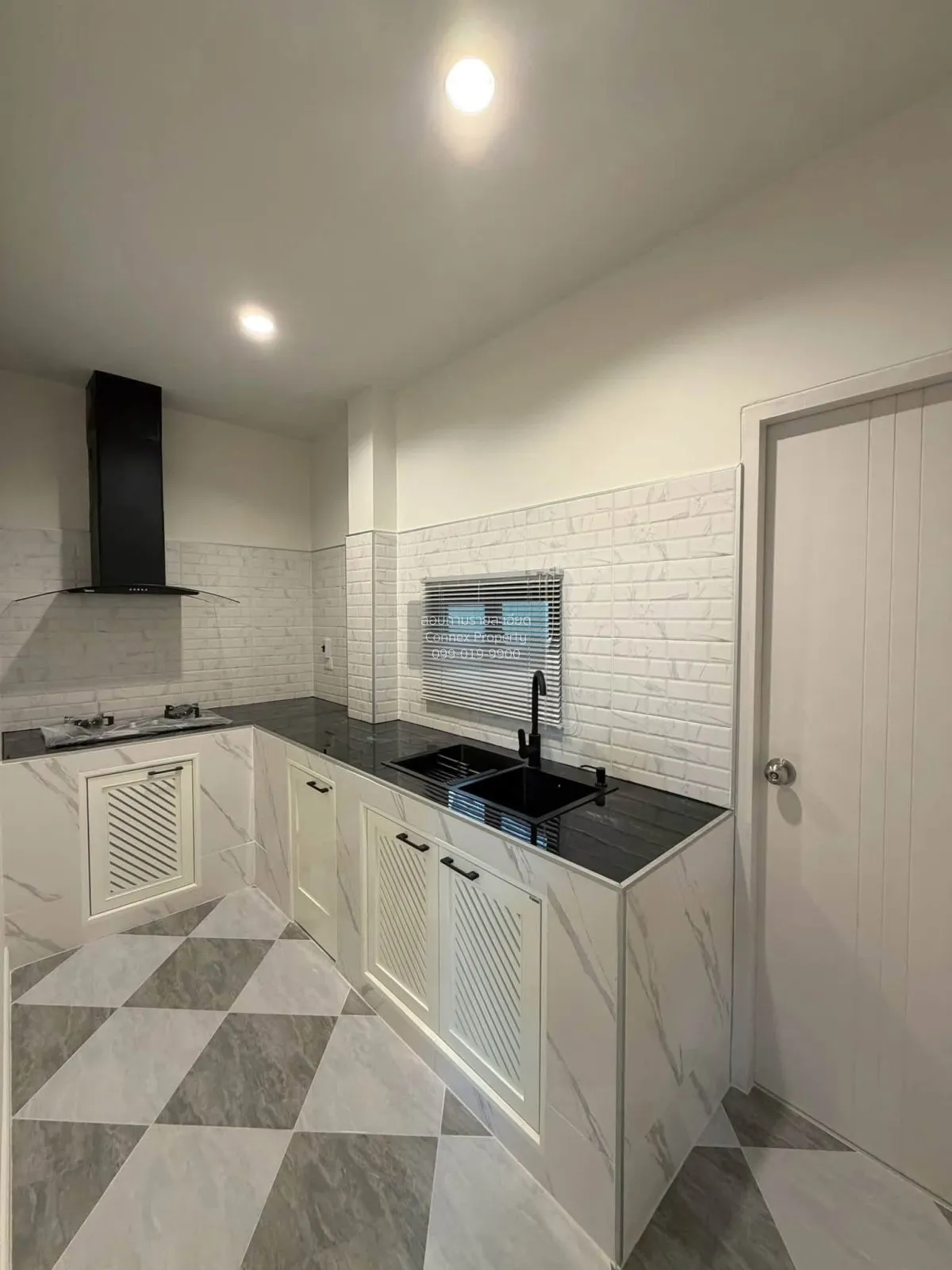 For Sale House , Baan Fah Piyarom Premier Park Rangsit - Lumlukka