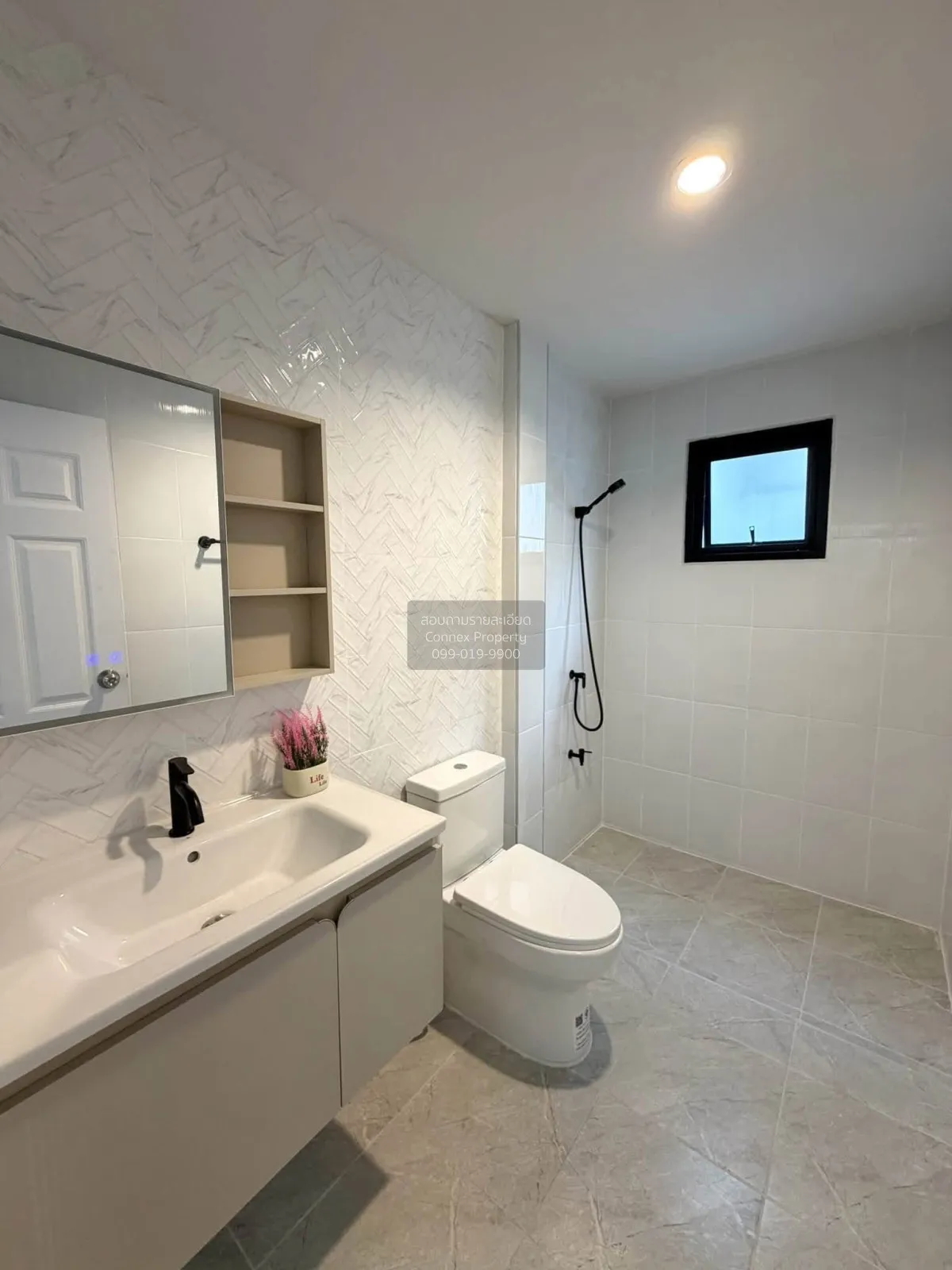 For Sale House , Baan Fah Piyarom Premier Park Rangsit - Lumlukka