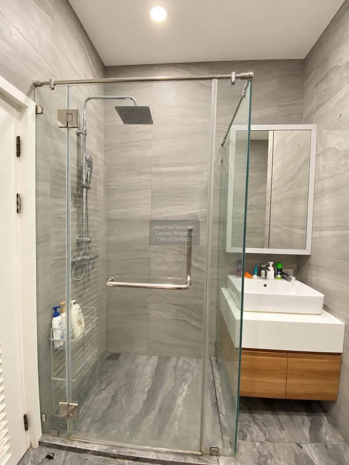 For Rent Condo , Lake Green , nice view , high floor , Khlong Toe 2