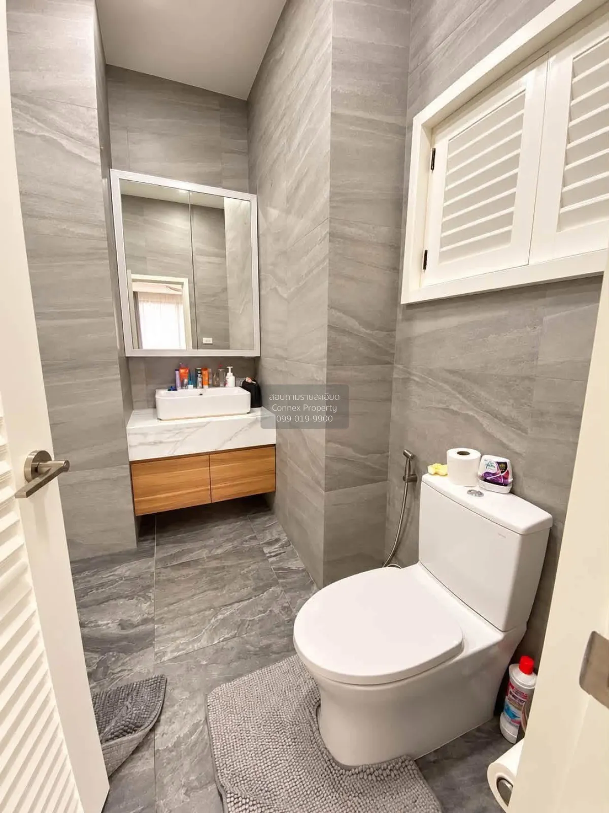 For Rent Condo , Lake Green , nice view , high floor , Khlong Toe 3