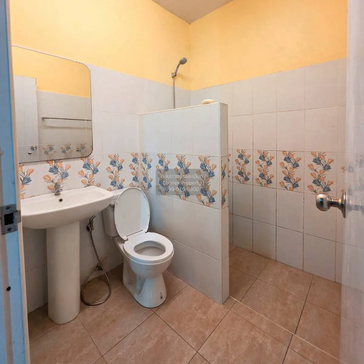 For Sale Single-story townhouse for sale, Soi 6, Koh Sirey , Tala
