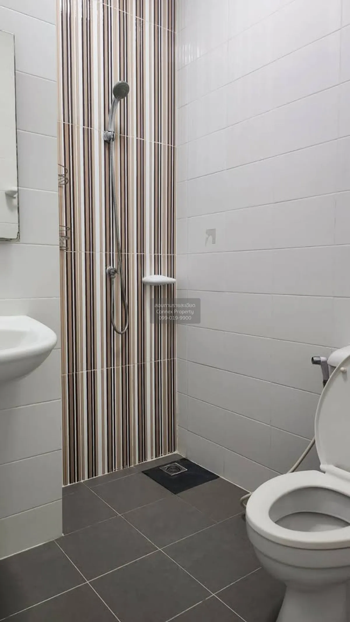 For Sale Townhouse/Townhome  , Casa City Donmuang , corner unit ,