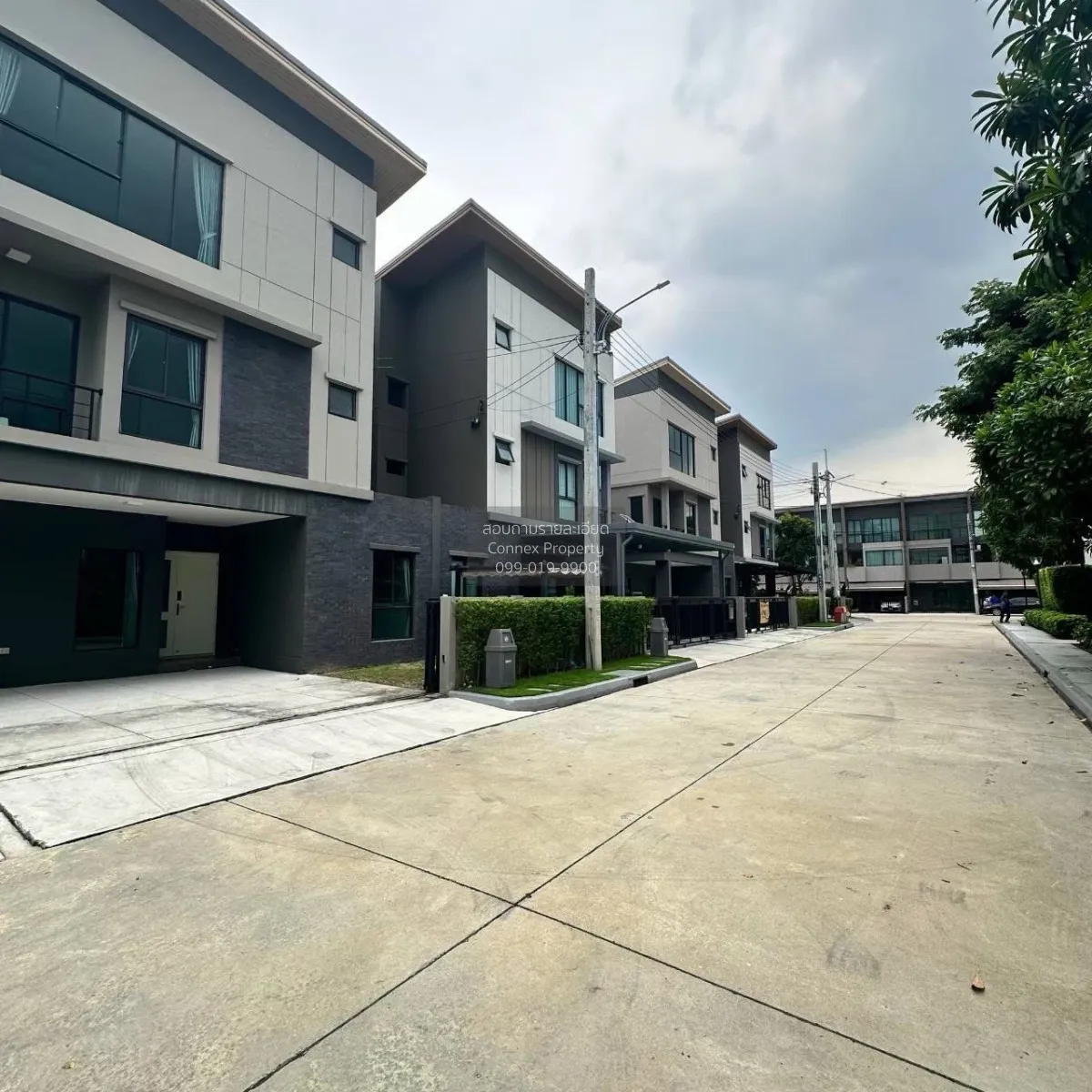 For Rent Townhouse/Townhome  , Baan Klang Muang Ramintra 83 Stati