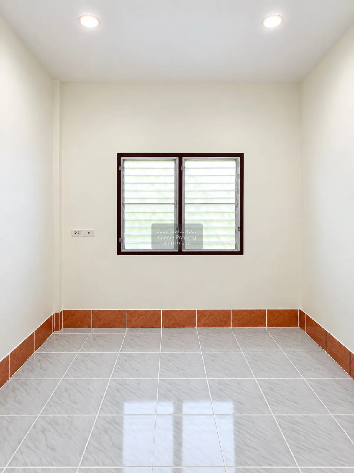 For Sale Single-Storey House in Kuku 2 Bedrooms 1 Bathroom , wide