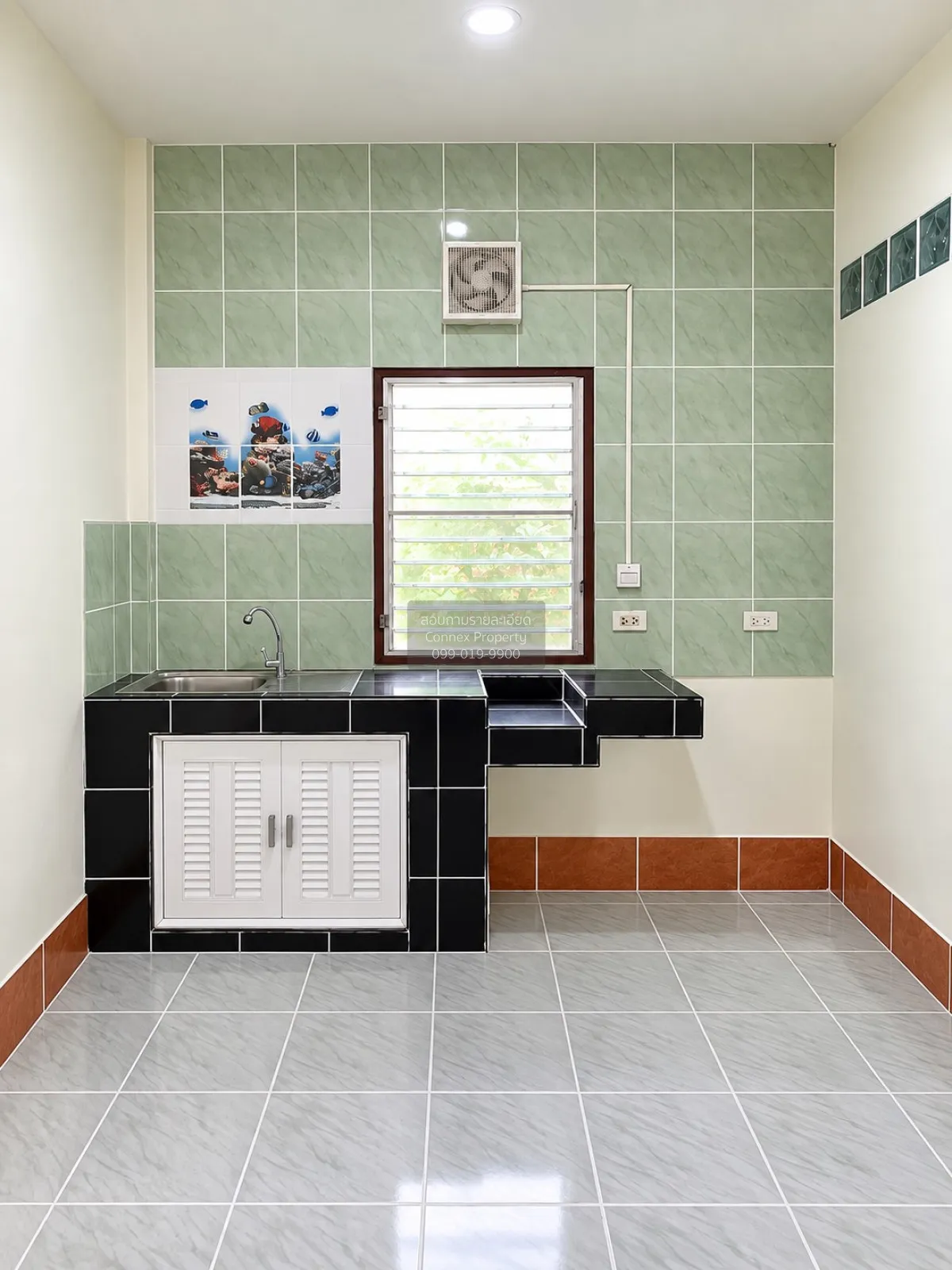 For Sale Single-Storey House in Kuku 2 Bedrooms 1 Bathroom , wide
