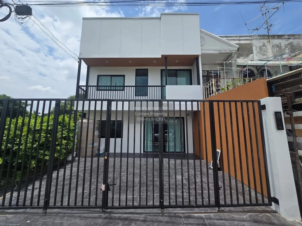 For Sale Townhome, near BTS Bang Chak , corner unit , newly renov 1