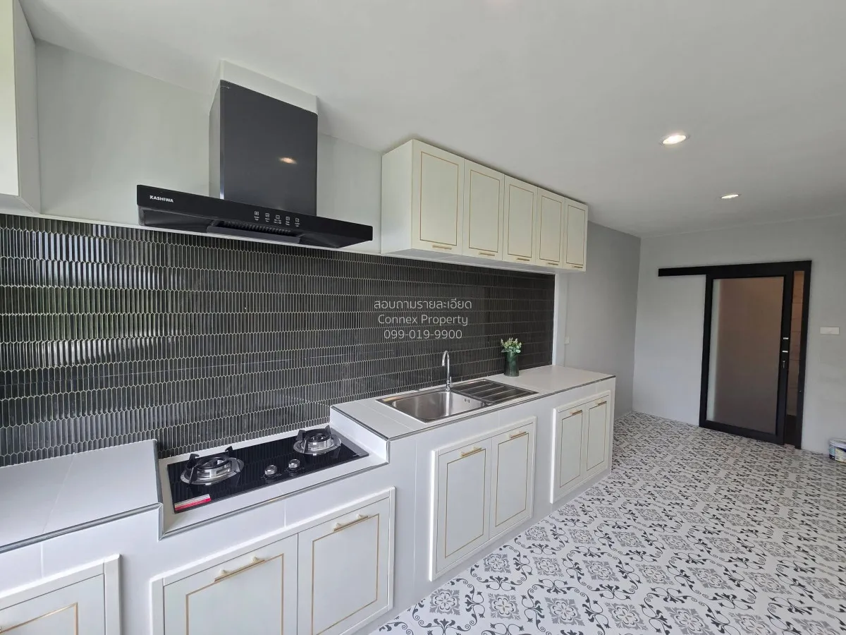 For Sale Townhome, near BTS Bang Chak , corner unit , newly renov 4