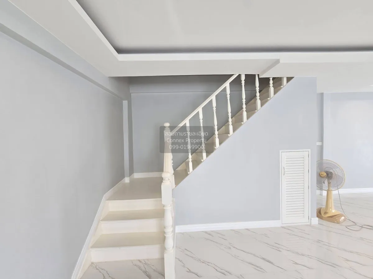 For Sale Townhome, near BTS Bang Chak , corner unit , newly renov