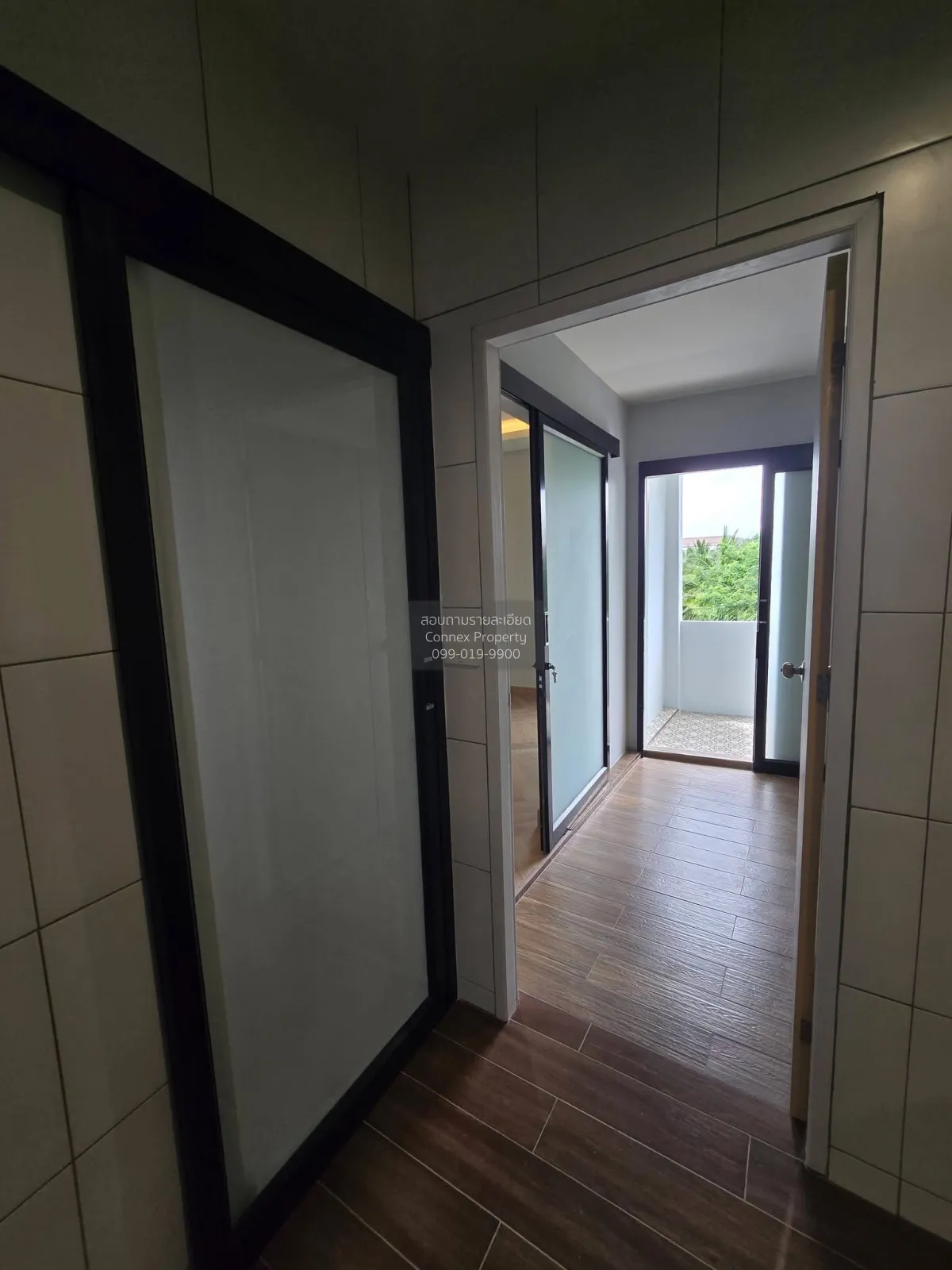 For Sale Townhome, near BTS Bang Chak , corner unit , newly renov
